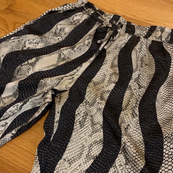 BISHOP + YOUNG 🐍SNAKESKIN PRINT JOGGERS - Picture 3 of 5